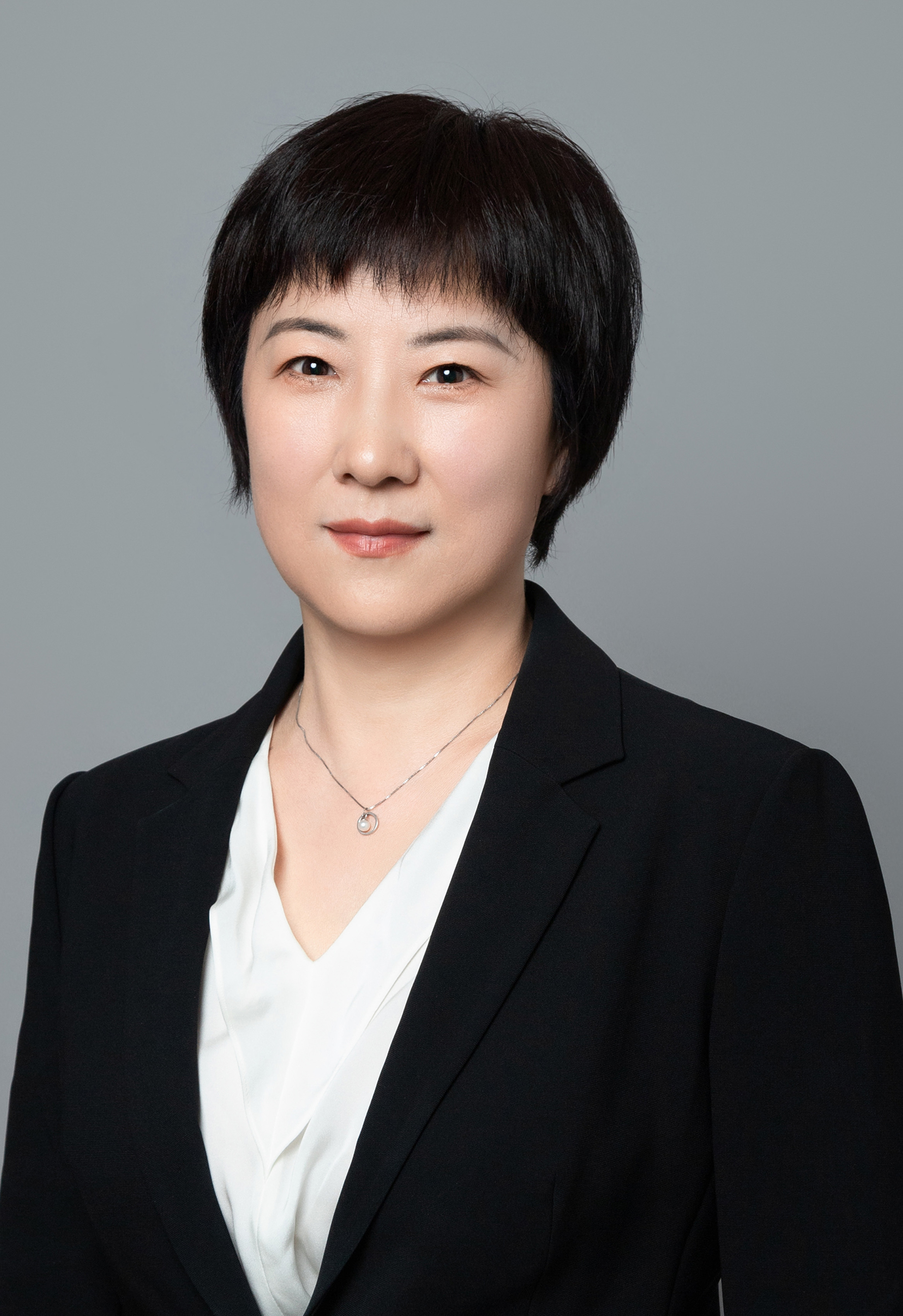獨立非執行董事：魯紅女士
